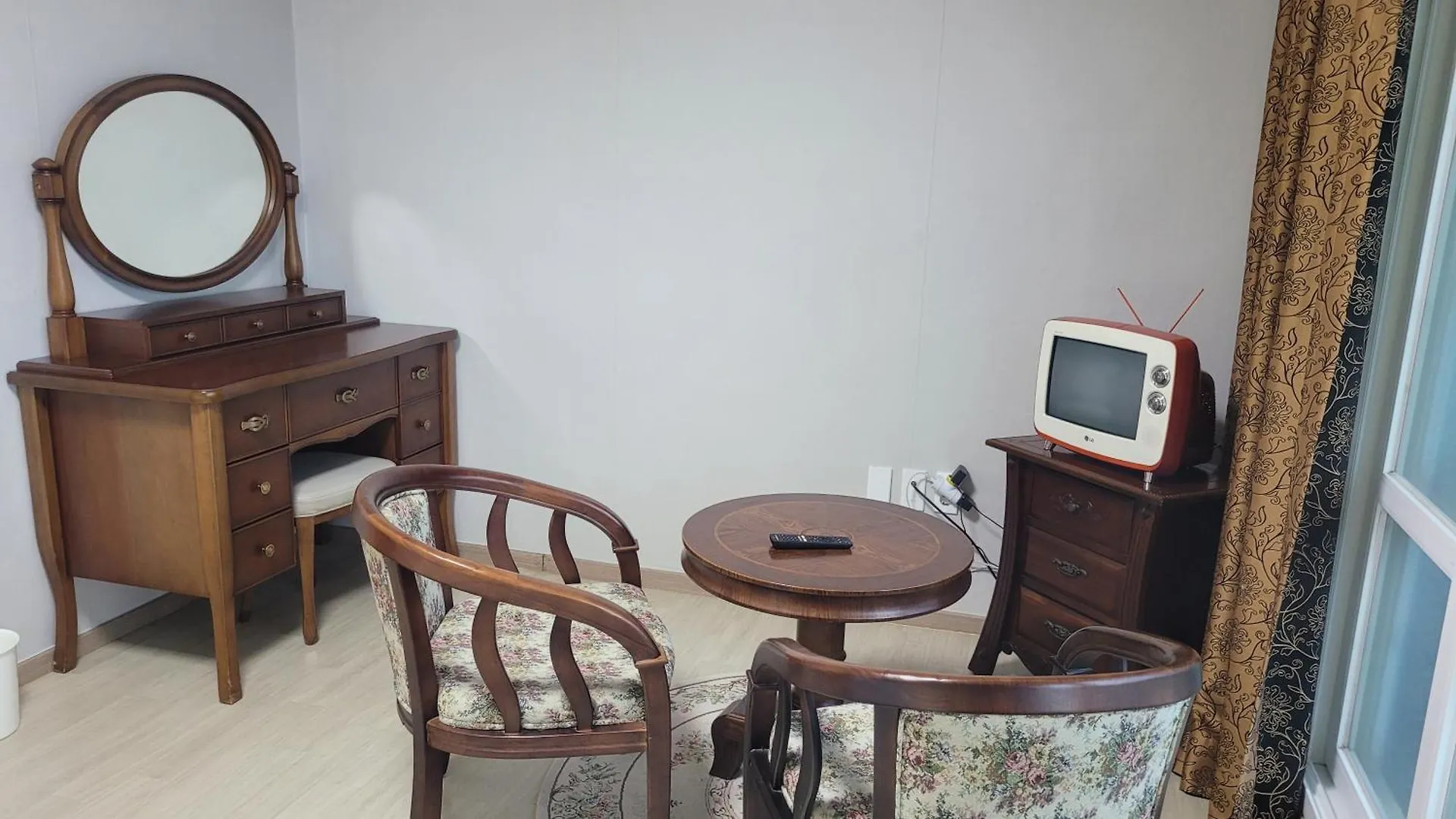 Motel Aewol Yeonhwachon Pension Jeju