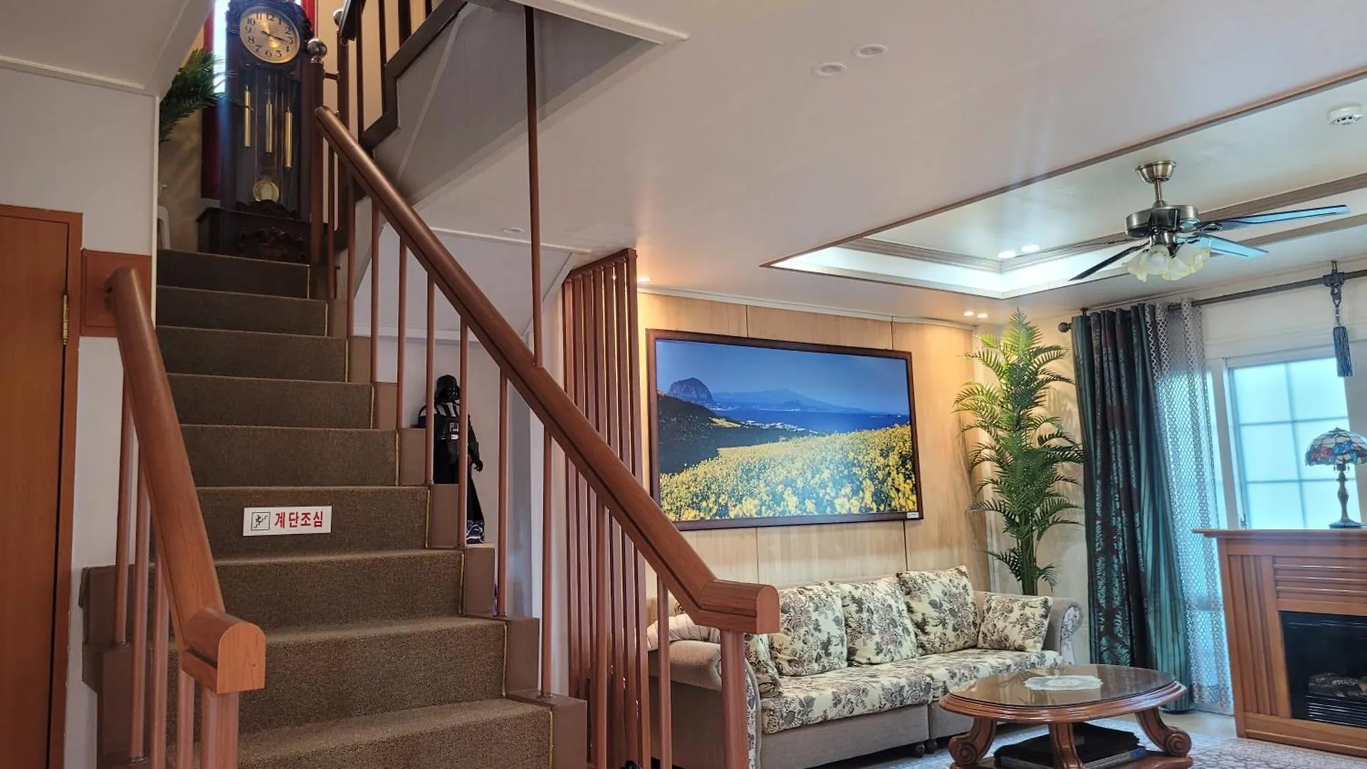 Aewol Yeonhwachon Pension Jeju Motel